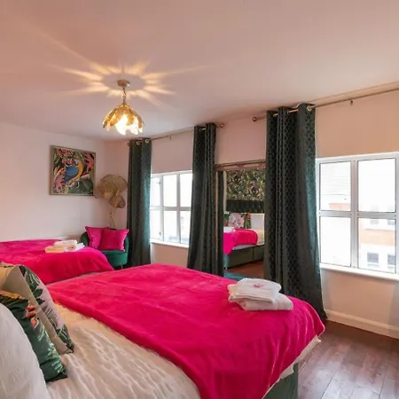 Patriot Bar Hottub-sleeps30 Villa