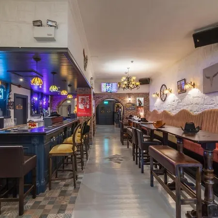 Patriot Bar Hottub-sleeps30 *