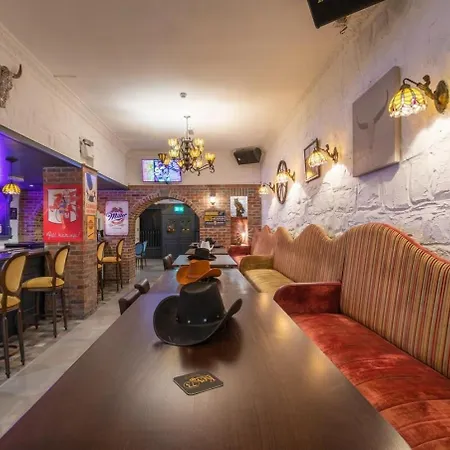 Patriot Bar Hottub-sleeps30 アビーフェール