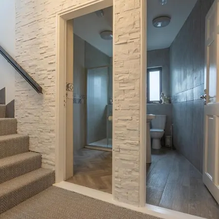 Patriot Bar Hottub-sleeps30