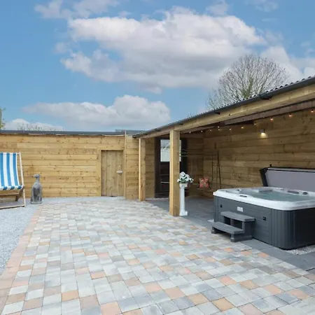 Patriot Bar Hottub-sleeps30 *