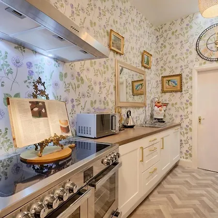 Patriot Bar Hottub-sleeps30 * アビーフェール