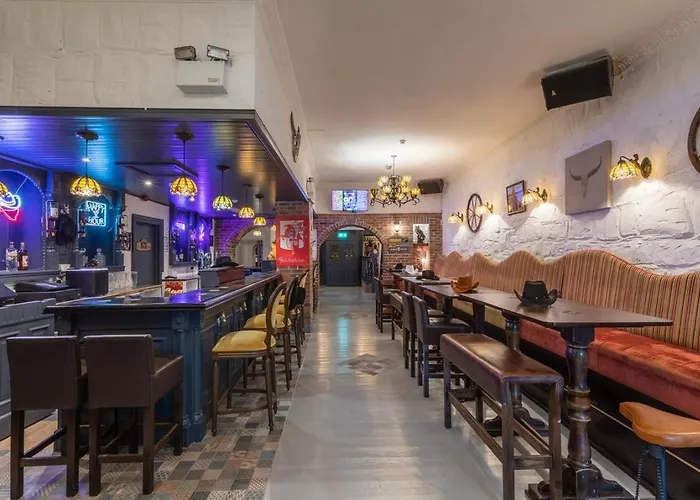 Patriot Bar Hottub-sleeps30 *