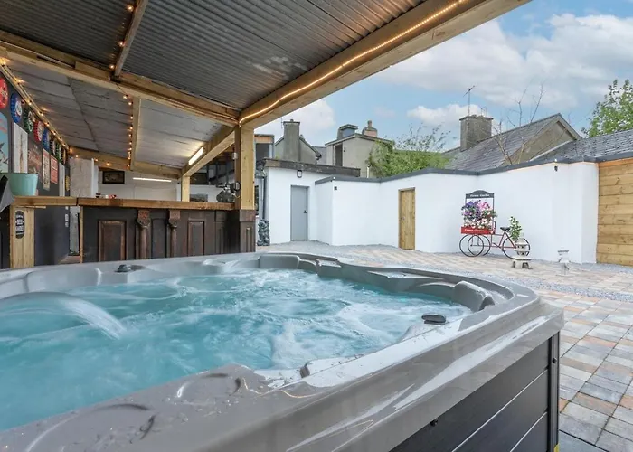 Patriot Bar Hottub-sleeps30 Abbeyfeale