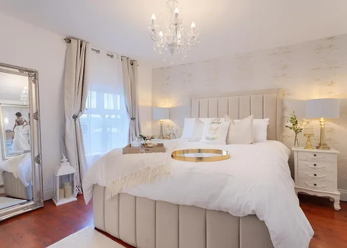 Patriot Bar Hottub-sleeps30 *