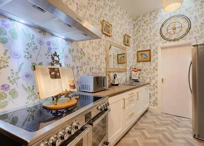 Patriot Bar Hottub-sleeps30 * Abbeyfeale